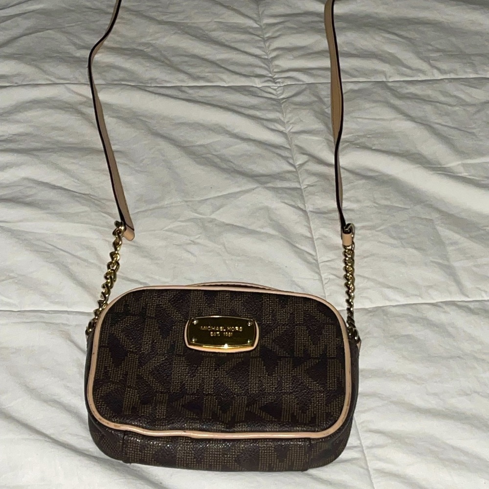 Michael Kors full zip cross body purse